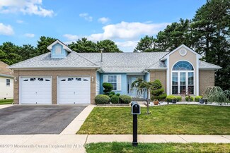 85 Woodstock Dr, Toms River, NJ 08757