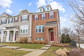 3235 Coral Ln, Glenview, IL 60026