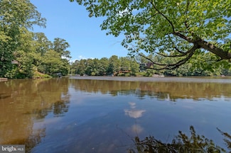 6320 Crosswoods Cir, Falls Church, VA 22044