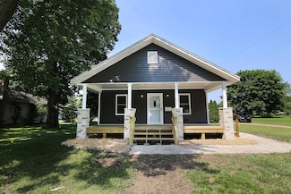 1301 7th St, Three Rivers, MI 49093