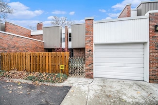 2092 Hyde Park Dr, Detroit, MI 48207
