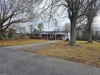 2230 Independence Rd, Winston Salem, NC 27106