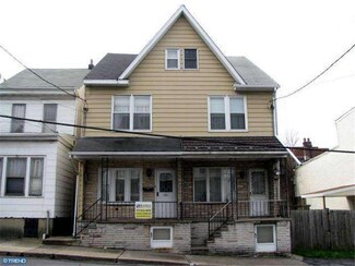 214 W Centre St, Shenandoah, PA 17976