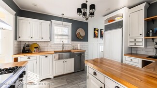 305 N Butler Blvd, Lansing, MI 48915