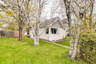 405 10th Ave, Two Harbors, MN 55616