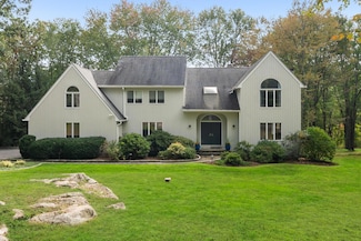12 Hilltop Rd, Waccabuc, NY 10597