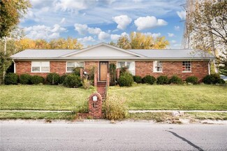 1704 Idlewood Dr, Clarksville, IN 47129