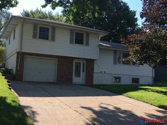 6633 S 83rd Ave, Omaha, NE 68127