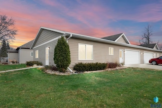 300 N Oaks Ave, Hartford, SD 57033