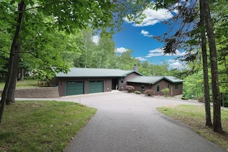 4709 Grand View Dr, Eagle River, WI 54521