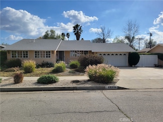 22236 Strathern St, Canoga Park, CA 91304