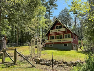 16 E Shore Rd, Swanzey, NH 03446