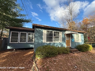 153 E Shore Dr, Dingmans Ferry, PA 18328
