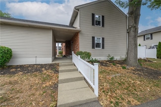 1236 W Maple St, North Canton, OH 44720