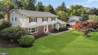 12 Stonelea Dr, Princeton Junction, NJ 08550