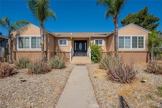 7857 Whitsett Ave, North Hollywood, CA 91605