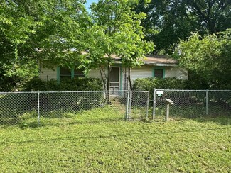 801 S Rogers St, Waxahachie, TX 75165