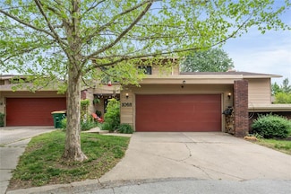 1068 Woodland Park Dr, West Des Moines, IA 50266
