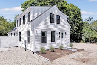 69 Pleasant St, Provincetown, MA 02657
