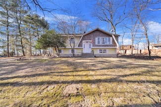 10 Menocker Rd, Monsey, NY 10952