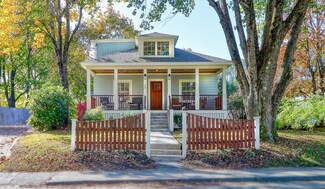 39 Brook St, Medfield, MA 02052