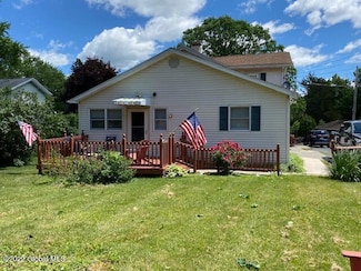 2961 Salisbury Place, Hudson, NY 12534