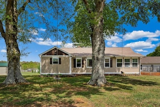 1620 Rainbow Lake Rd, Inman, SC 29349