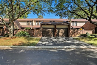 1105 Kirts Blvd Unit C, Troy, MI 48084