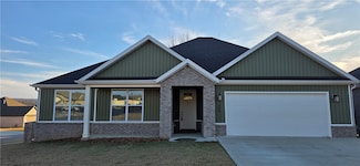 951 E Buchanan St, Prairie Grove, AR 72753