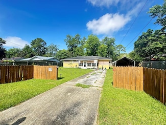 1206 Bradley Rd, Dothan, AL 36301
