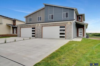 10862 Legends Ln, Lincoln, NE 68527