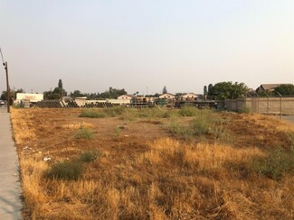 2336 Chandler St, Selma, CA 93662