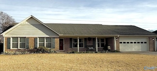 2216 Carleton Dr SW, Decatur, AL 35603