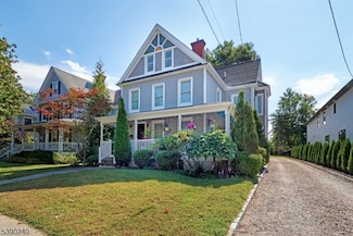 27 Greenwood Ave, Madison, NJ 07940