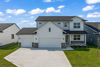 9628 NW 82nd Ave, Johnston, IA 50131
