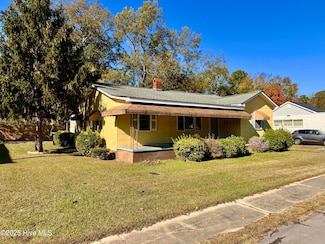 102 E Main St, Hamilton, NC 27840