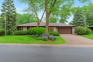 1267 Nursery Hill Ln, New Brighton, MN 55112