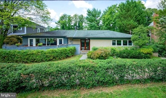 6240 Clearwood Rd, Bethesda, MD 20817