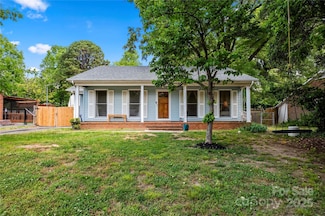 2635 Clover Hill Ln, Charlotte, NC 28215