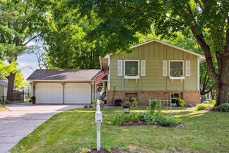 1460 Prairieland Ave, Maple Plain, MN 55359