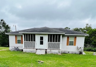50 Sir Gawain Dr, Bay City, TX 77414