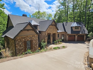 676 Walnut Valley Pkwy, Arden, NC 28704