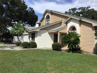 12449 93rd St, Largo, FL 33773