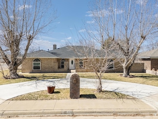 501 Forrest Dr, Dumas, TX 79029