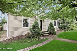 737 Acorn Dr, Brick, NJ 08723