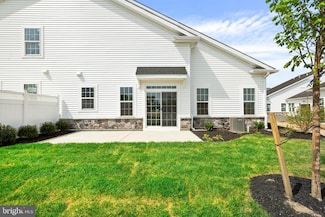 67 Cedar Cir, Levittown, PA 19055