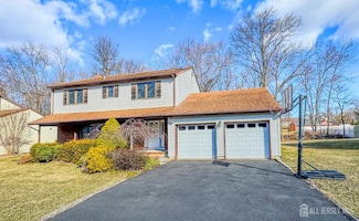 11 Anna Ln, Edison, NJ 08820