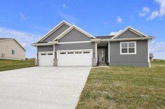 1800 Lakeview Dr, Pella, IA 50219
