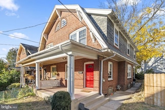 853 Summit Grove Ave, Bryn Mawr, PA 19010