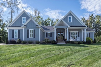 170 Lantern Dr, Advance, NC 27006